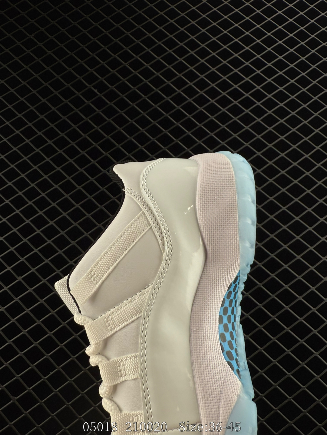 Nike Air Jordan 11 Retro Low”Concord“